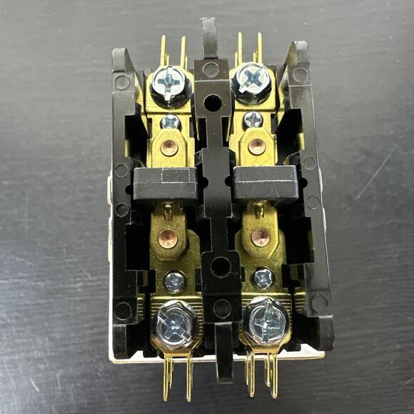 White Rodgers Magnetic Contactor 50/60Hz 30A 40A 2-Poles‎ 24VAC 90-244 - Picture 4 of 9